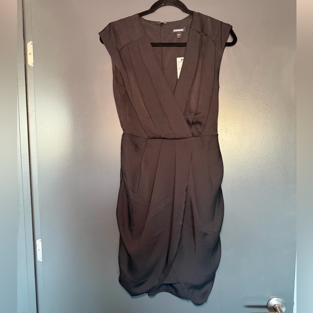 Express V-Neck Faux Wrap Pleated Mini Sheath Dress